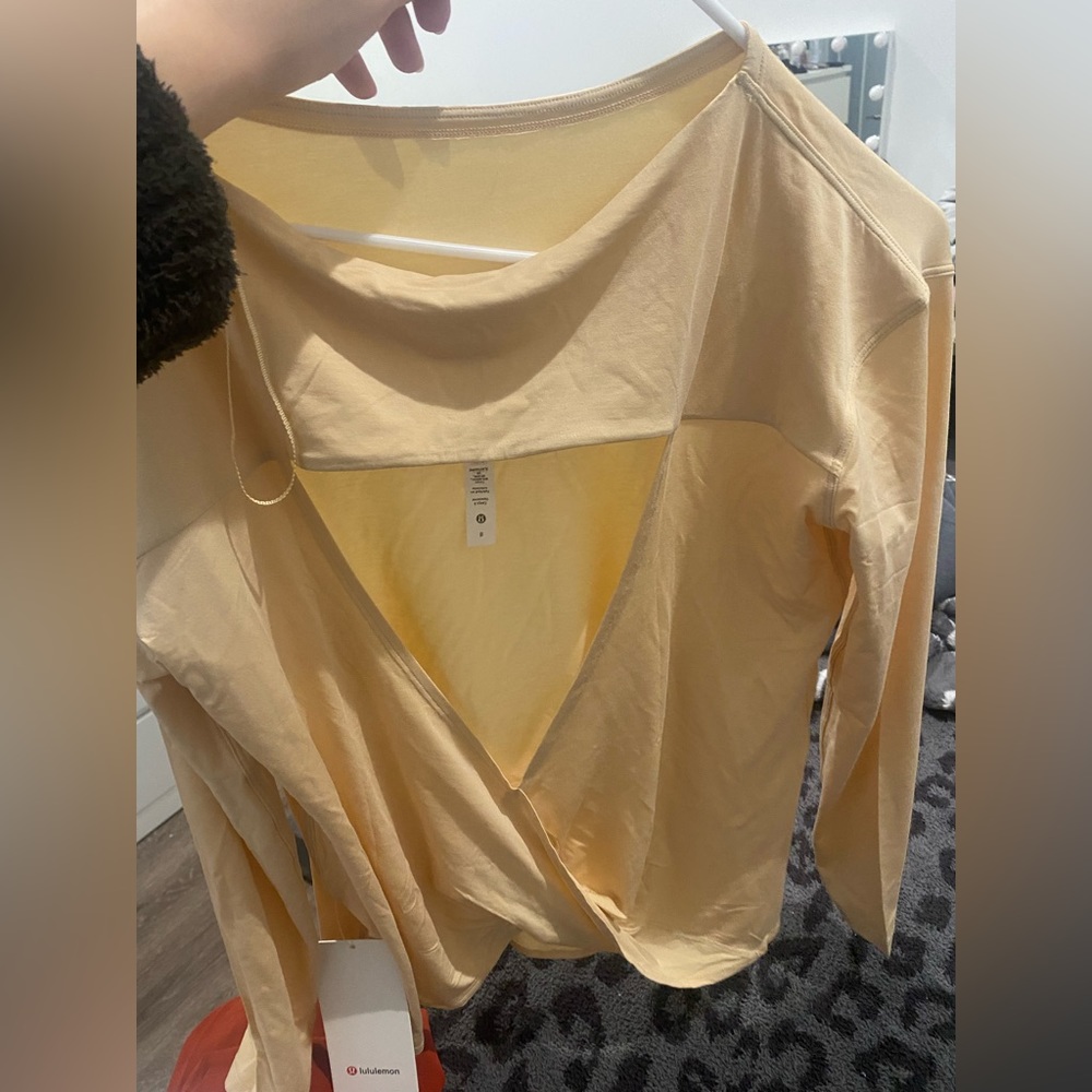 Lululemon size 8 Modal-blend open back long sleeve shirt: Prosecco